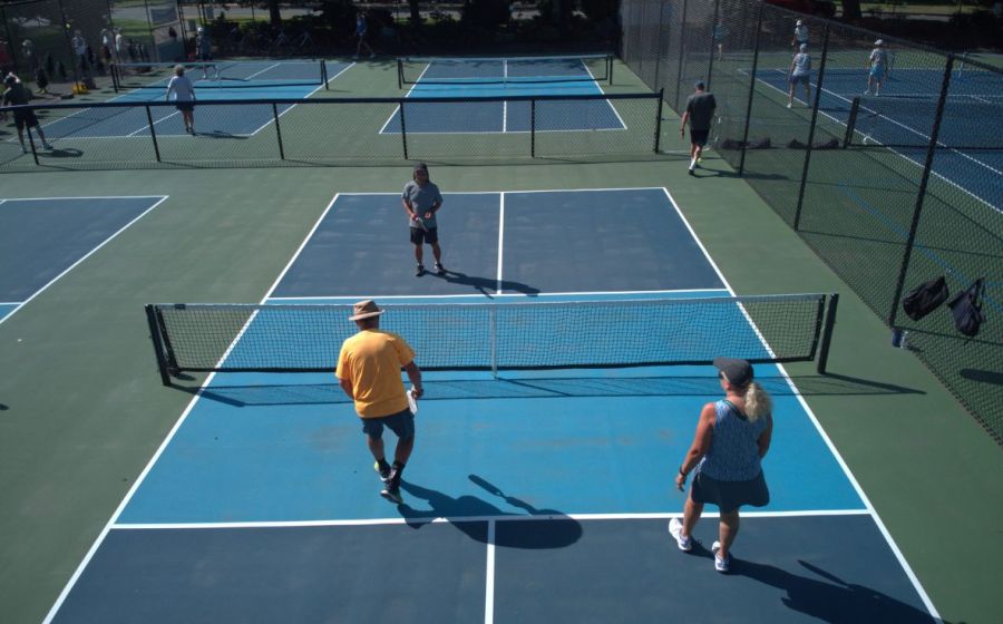 Oceanside Pickleball players playing on the courts Intermediate Lessons